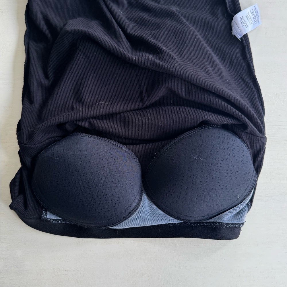 Black Ribbed Tank Crop Top - Picture 7 of 8